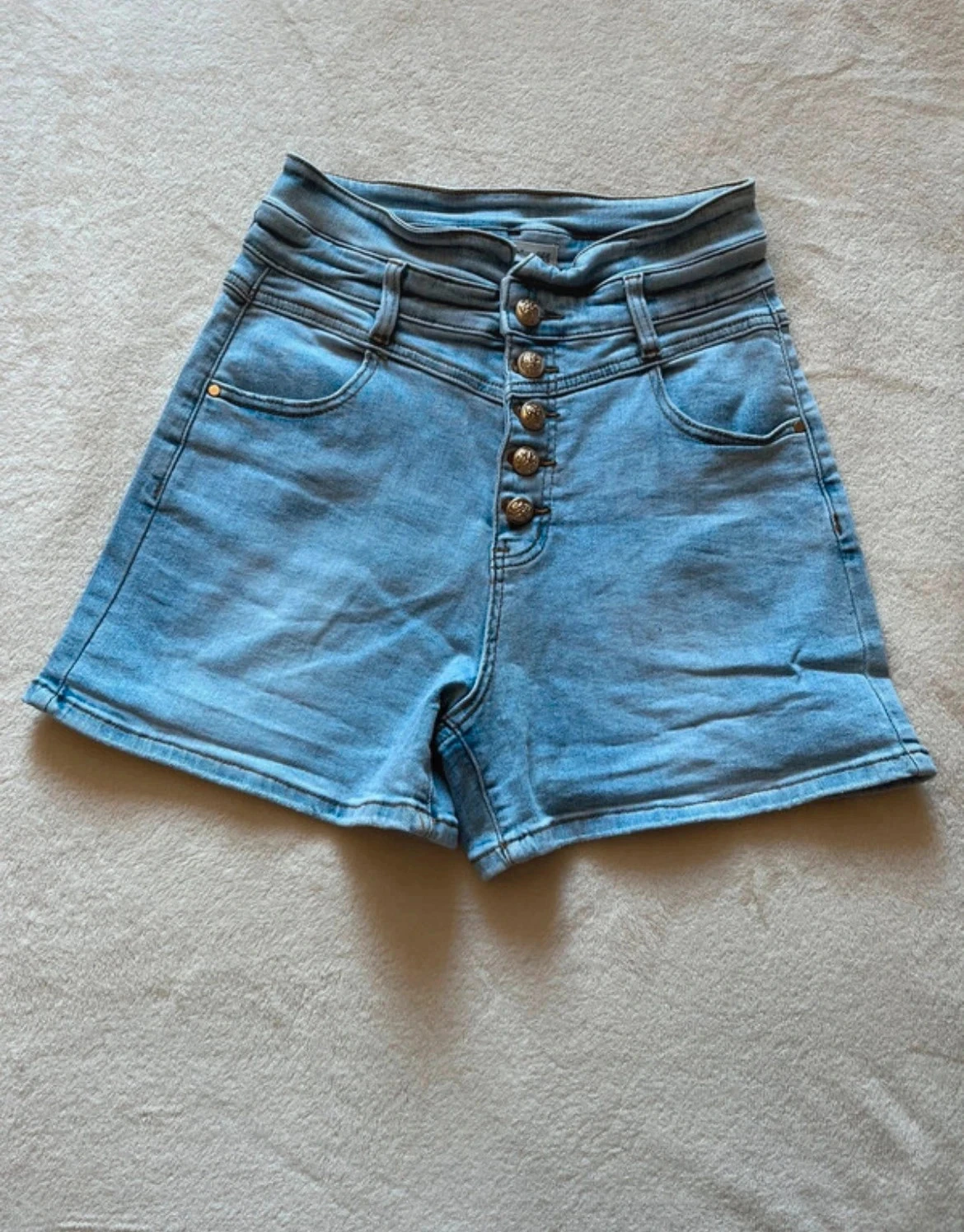 short taille haute denim – effet galbant & tendance 💙